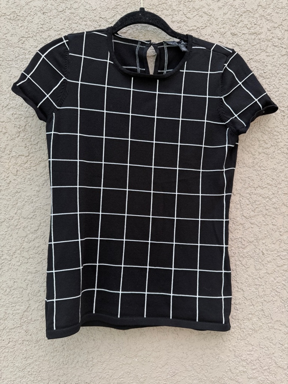 White House Black Market Black Short Sleeve Grid-Print Tee